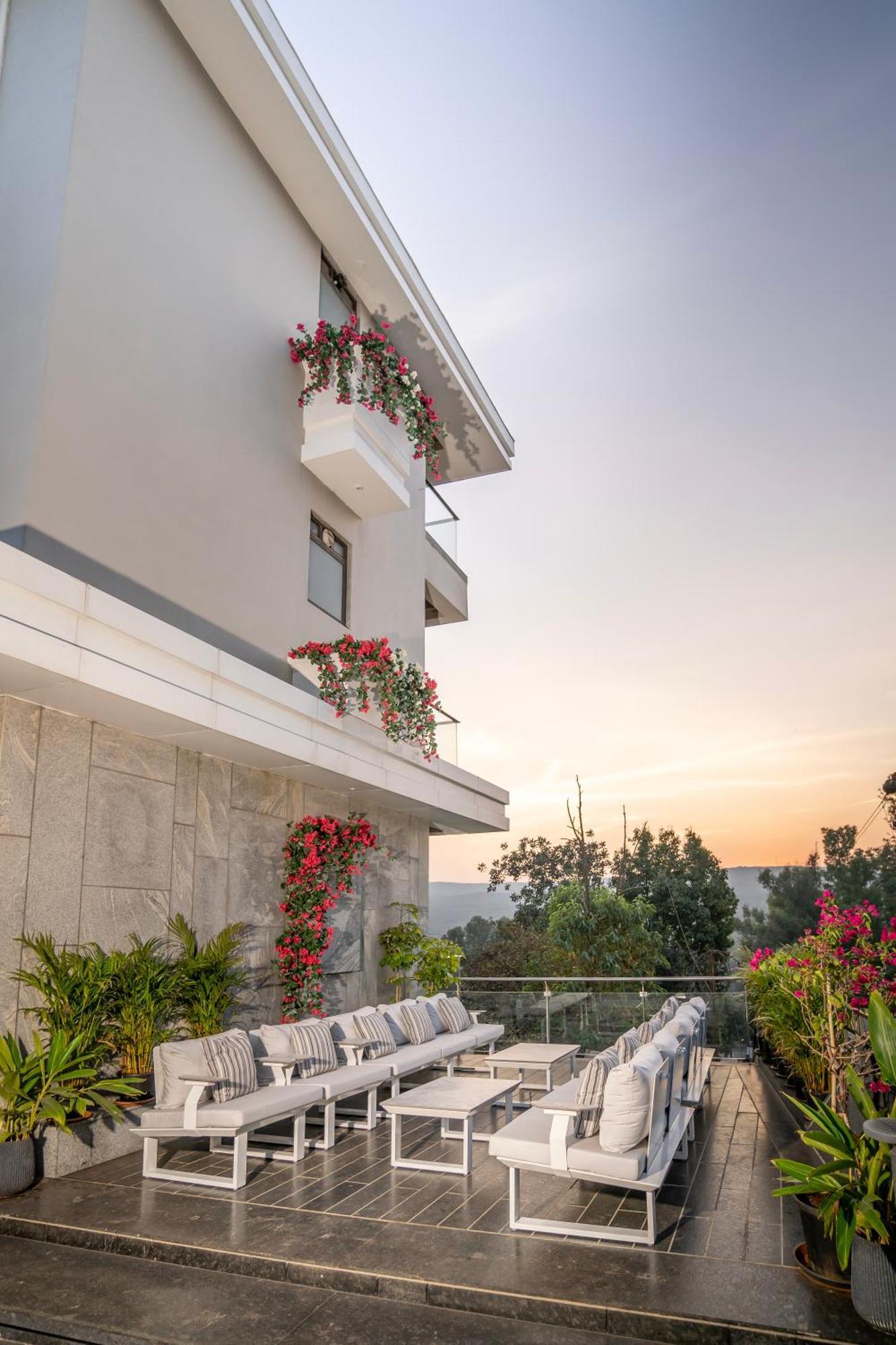 Leela Resort, The Exotic Boutique Hotel - Pure Veg Mahābaleshwar Exterior foto