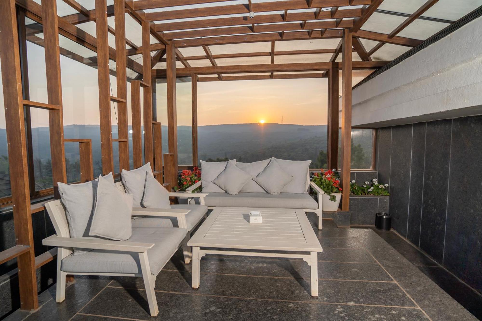 Leela Resort, The Exotic Boutique Hotel - Pure Veg Mahābaleshwar Exterior foto